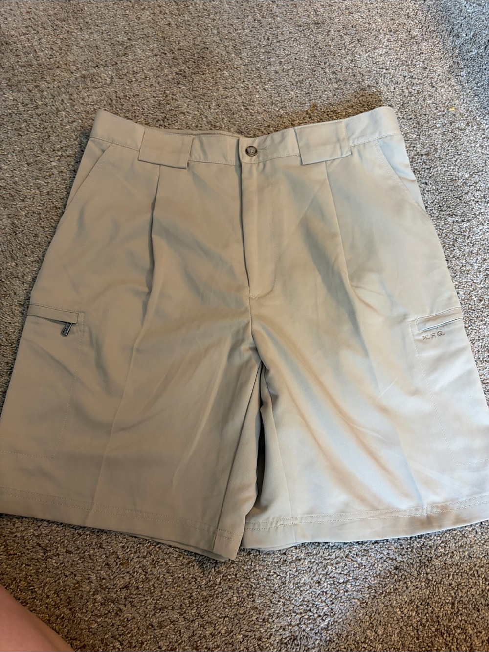 Izod Men's Golf Shorts Size 33 waist
